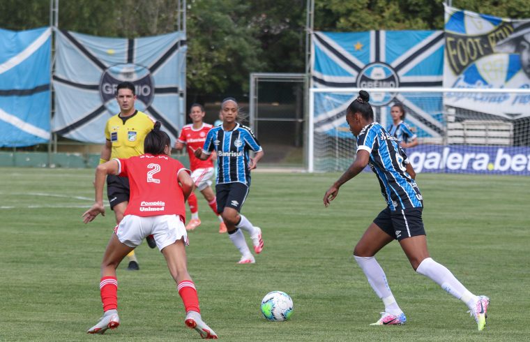 Grenal Na Decisao Gremio E Inter Se Classificam A Final Do Gauchao Feminino 2020 Futebol Feminino Blog Fut Das Minas