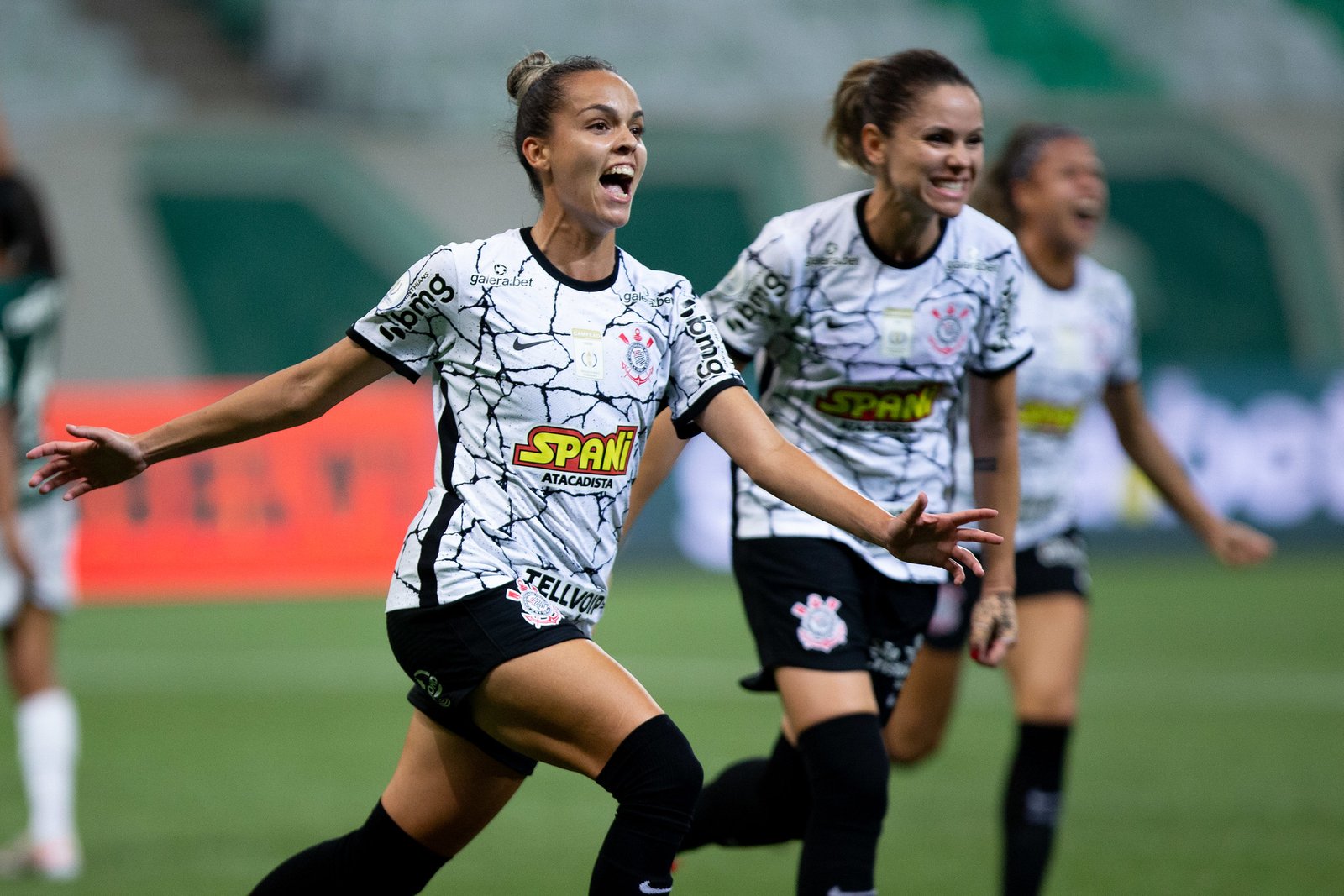 Corinthians vence Palmeiras e sai na frente na final do Brasileirão A1 ...
