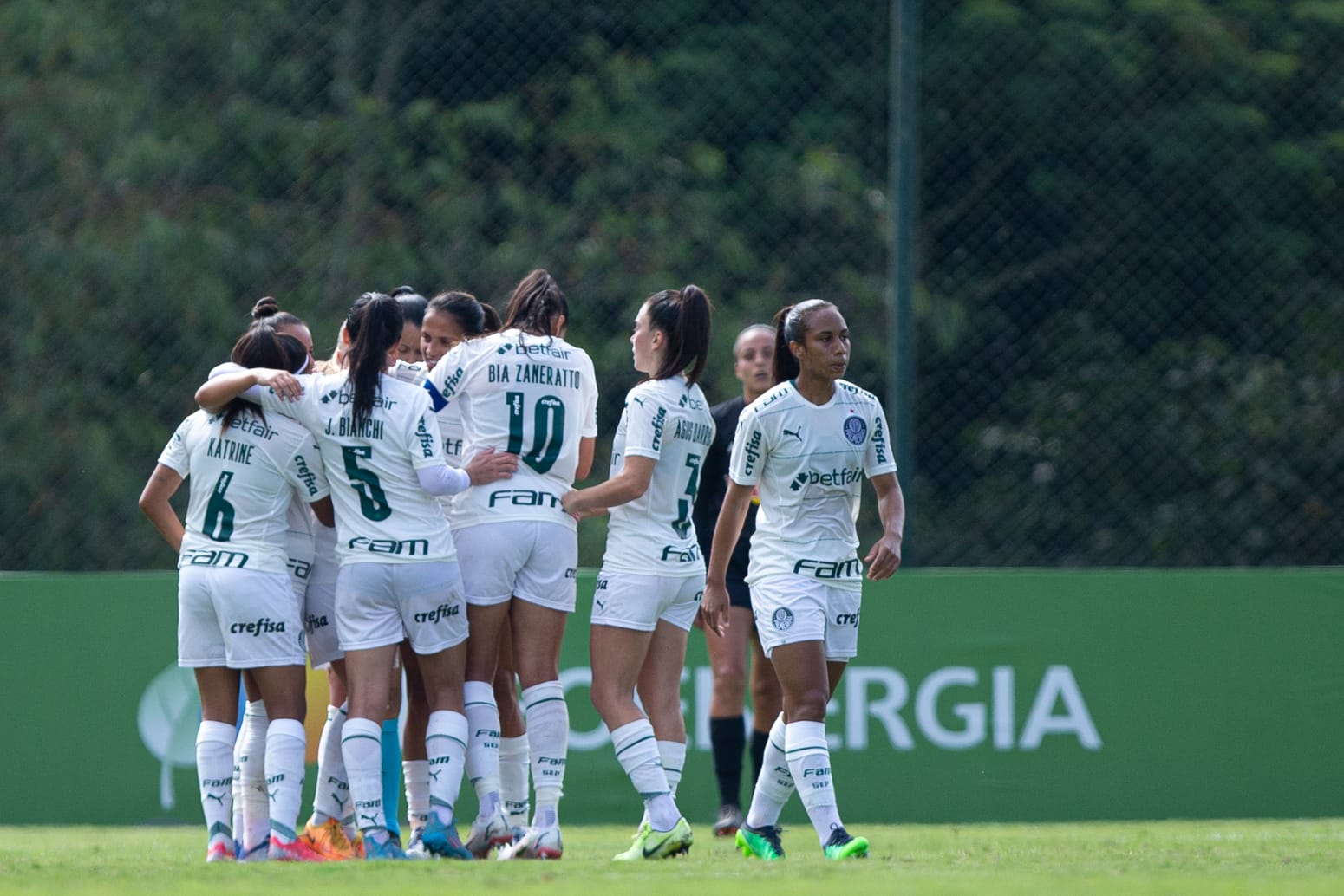 Brasileiro Feminino: Corinthians bate Cresspom em jogo 100 de