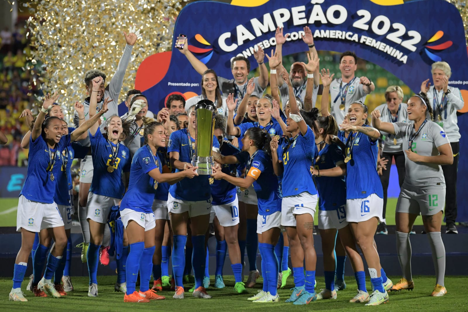 É octa! Com gol de Debinha, Brasil é campeão da Copa América