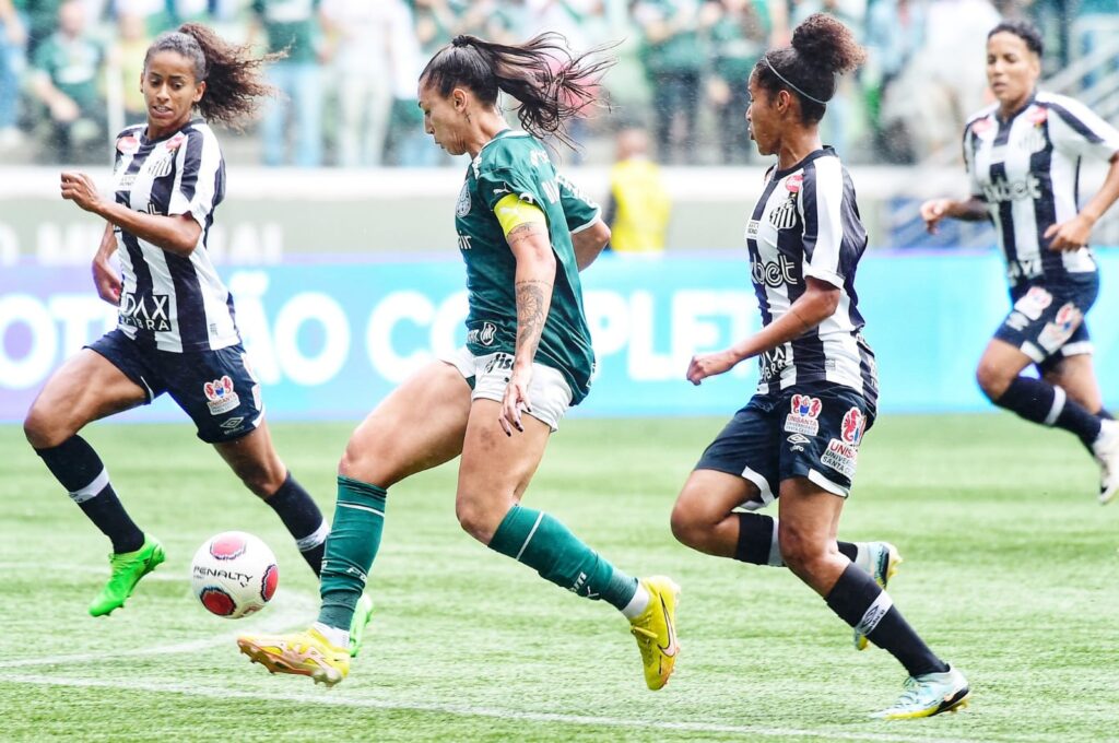 Palmeiras sai na frente do Santos na decisão do Paulista Feminino - Folha PE