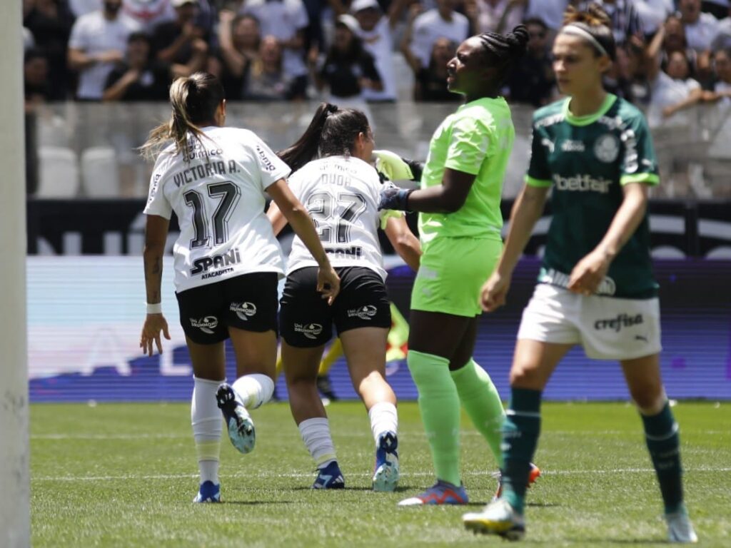 Corinthians e São Paulo vencem semifinais nos pênaltis e decidirão título  do Paulista Sub-17, futebol