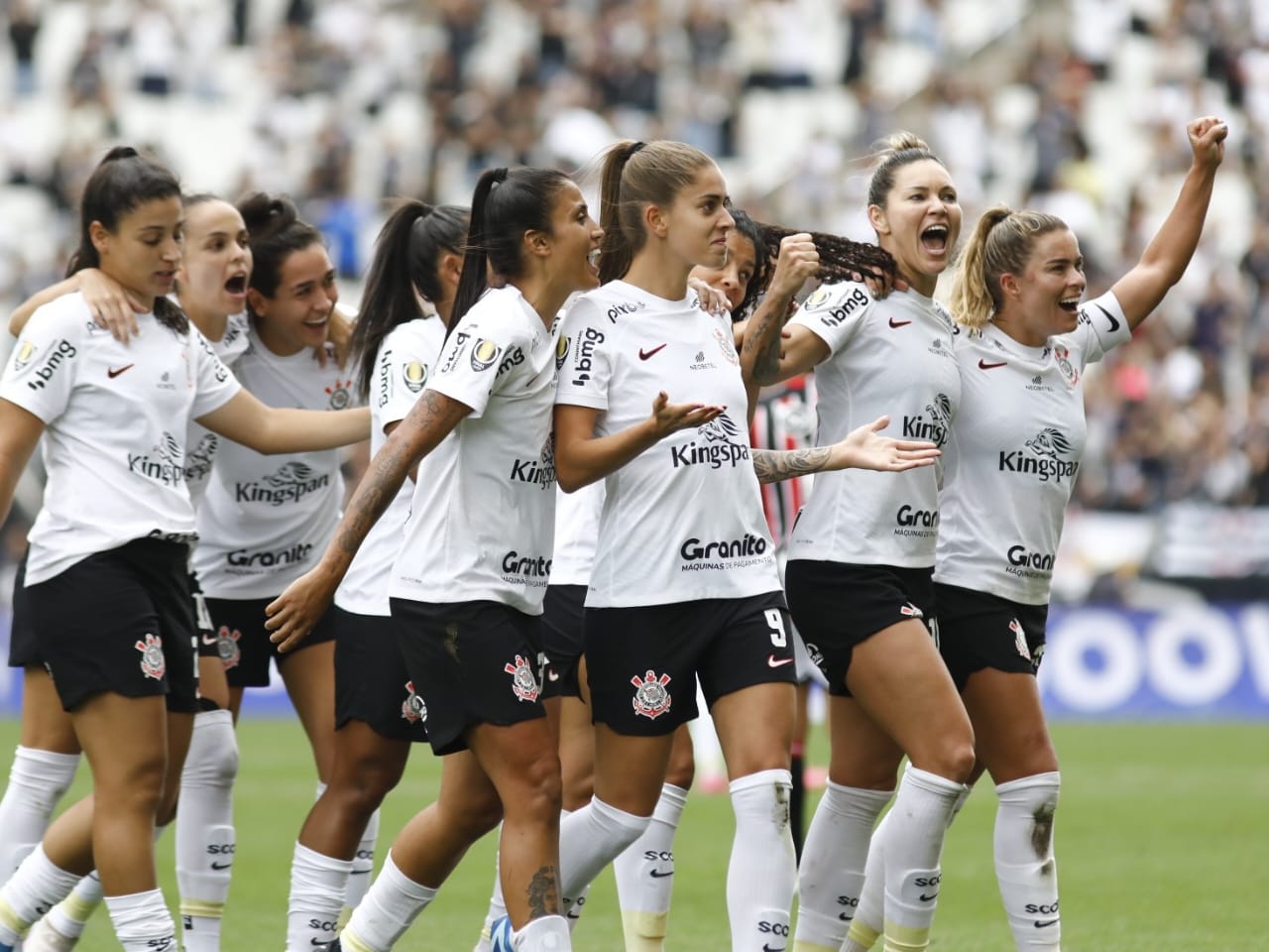 São Paulo elimina Santos e vai à final do Paulista Feminino com Corinthians  > No Ataque