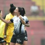 Duda Sampaio comemorando seu gol pelo Corinthians na semfinal do Brasileirao Feminino