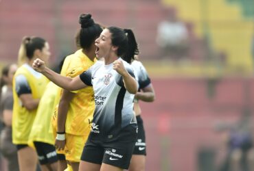 Duda Sampaio comemorando seu gol pelo Corinthians na semfinal do Brasileirao Feminino