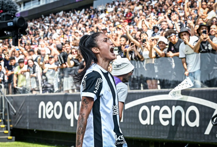 Jaqueline comemora seu gol pelo Corinthians na final do Brasileirão Feminino