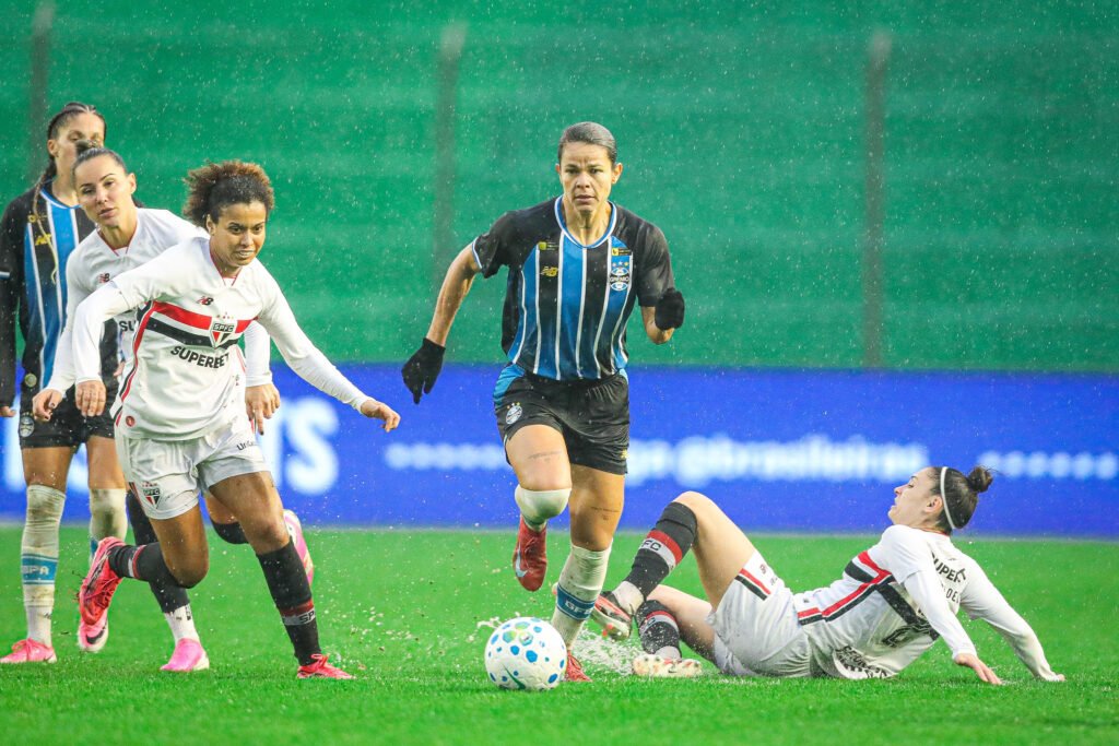 Grêmio e São Paulo empataram em 0 a 0 no jogo de ida das quartas de final do Brasileirão Feminino
